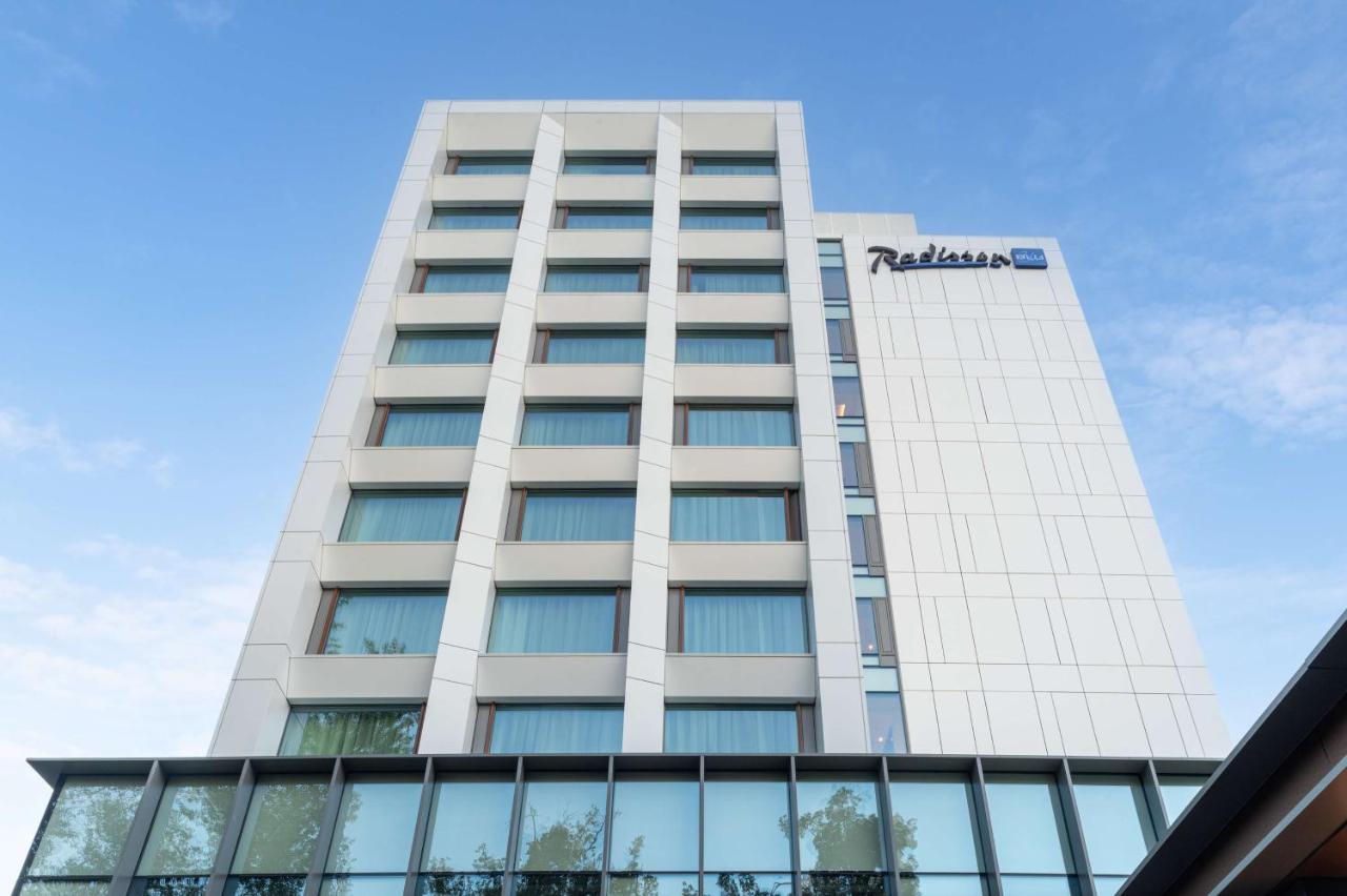 Radisson Blu Hotel, Cluj Cluj-Napoca Exterior foto Red Inn