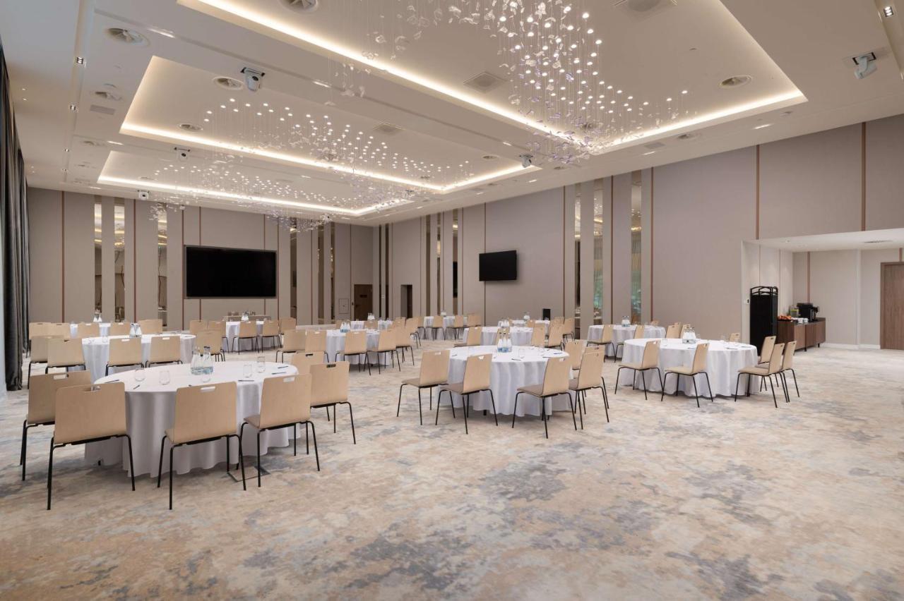 Radisson Blu Hotel, Cluj Cluj-Napoca Exterior foto The ballroom