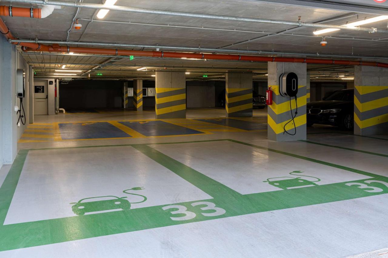 Radisson Blu Hotel, Cluj Cluj-Napoca Exterior foto Parking garage