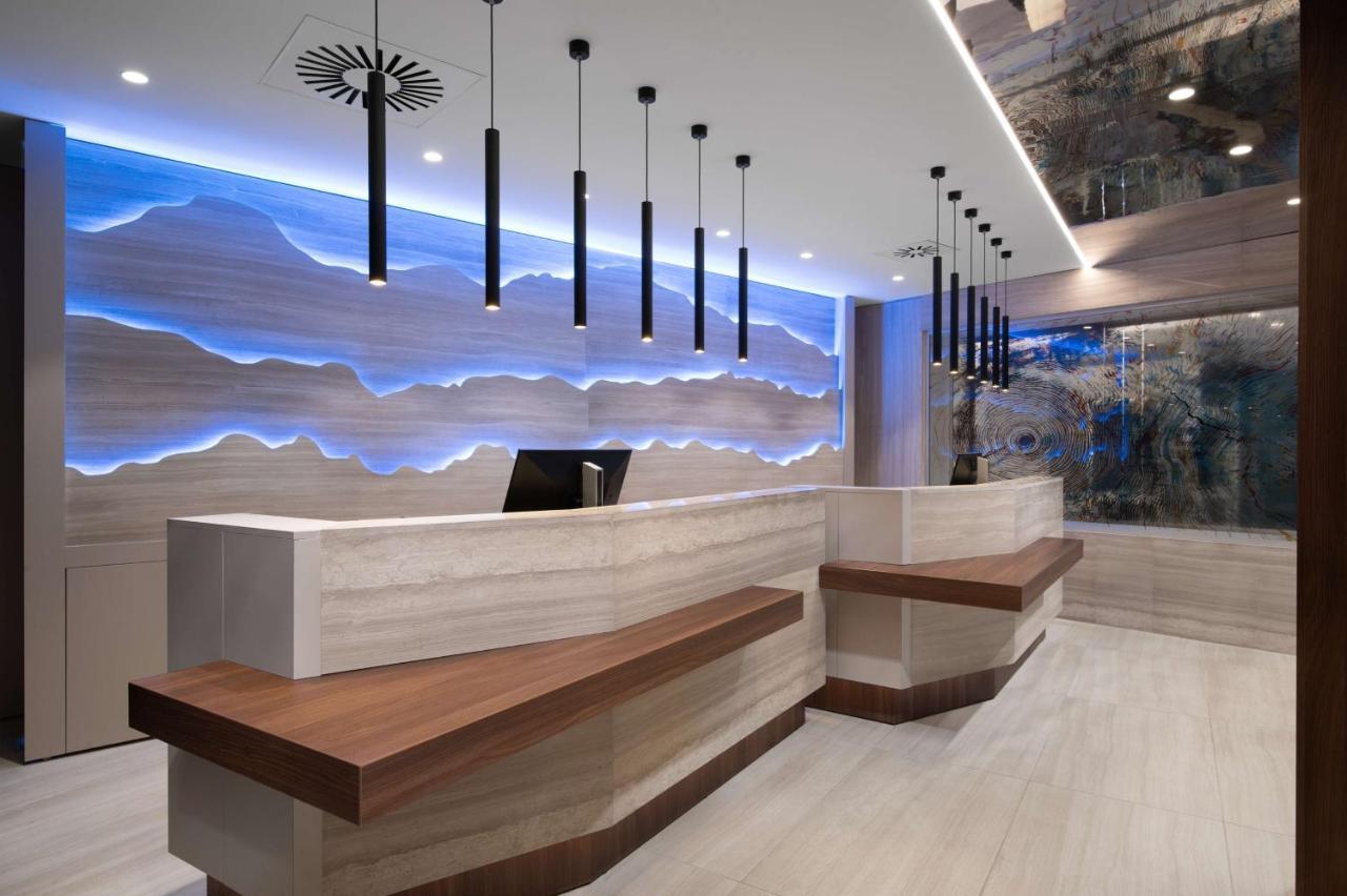 Radisson Blu Hotel, Cluj Cluj-Napoca Exterior foto 3D rendering of a hotel lobby