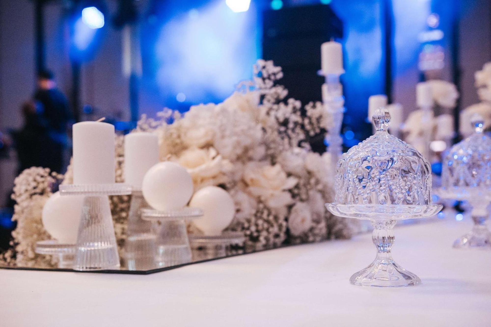 Radisson Blu Hotel, Cluj Cluj-Napoca Exterior foto A table decorated for a wedding